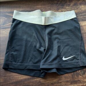 Nike Pro Women's Black and Gray Athletic Shorts